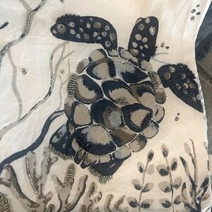 ••NWOT Pier 1 Imports Sea Turtle/Fish Table Runner Creamy White Blue Beige Beads